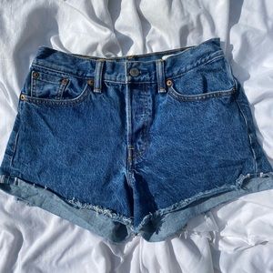 ✨Levi’s Denim Jean Shorts✨